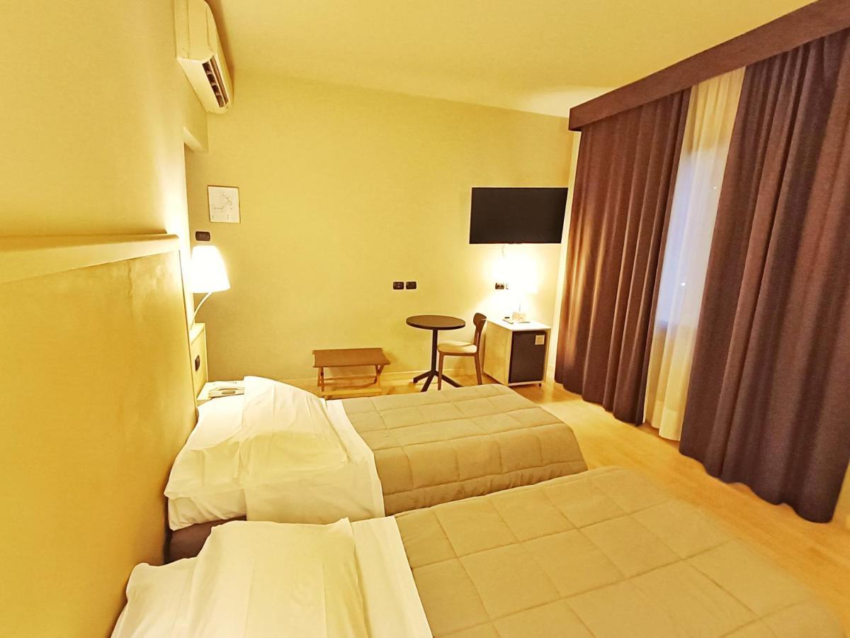 Hotel Corallo Rimini Esterno foto