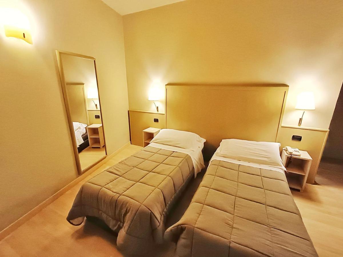 Hotel Corallo Rimini Esterno foto